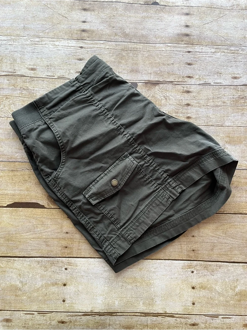 Sonoma Women's Dark Green Olive Cargo Shorts EUC Plus Size 16W
